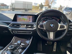 BMW X7 M50d - Image 11