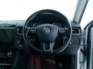 Volkswagen Touareg 3.0 V6 TDI TIP BLU180kw - Image 8