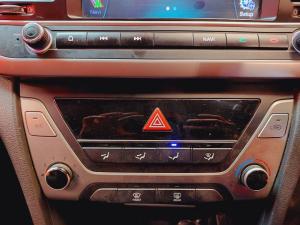 Hyundai Elantra 1.6 Executive auto - Image 13