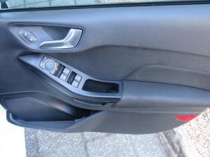 Ford Fiesta 1.0 Ecoboost Trend 5-Door automatic - Image 9