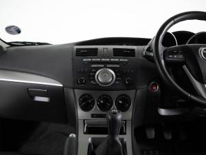Mazda MAZDA3 1.6 Dynamic - Image 4
