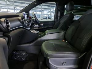 Mercedes-Benz V300d Exclusive - Image 3