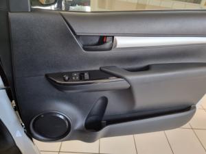 Toyota Hilux 2.0 S (aircon) - Image 12