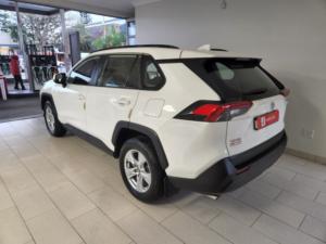 Toyota RAV4 2.0 GX - Image 10