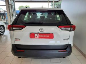 Toyota RAV4 2.0 GX - Image 11