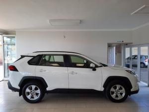 Toyota RAV4 2.0 GX - Image 4