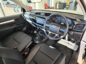Toyota Hilux 2.4GD S (aircon) - Image 5