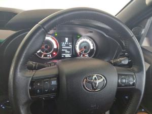 Toyota Hilux 2.8 GD-6 Raider 4X4 automaticD/C - Image 5
