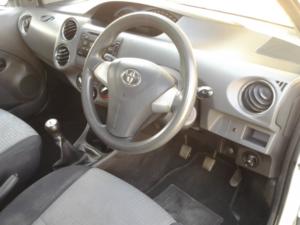 Toyota Etios hatch 1.5 Xs - Image 7