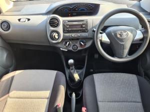 Toyota Etios sedan 1.5 Xs - Image 7