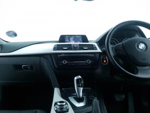 BMW 320i automatic - Image 9