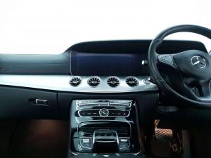 Mercedes-Benz E 200 Coupe - Image 12