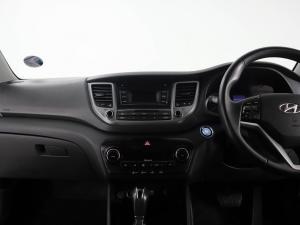 Hyundai Tucson 2.0 Elite automatic - Image 11