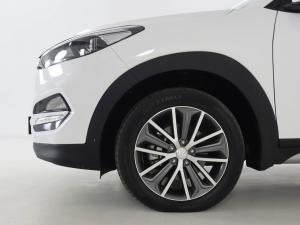 Hyundai Tucson 2.0 Elite automatic - Image 16