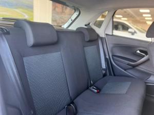 Volkswagen Polo Vivo hatch 1.6 Comfortline auto - Image 14