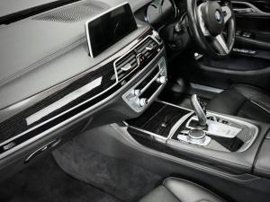 BMW 7 Series 730d M Sport - Image 7