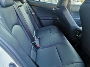Lexus UX 250h SE - Image 6
