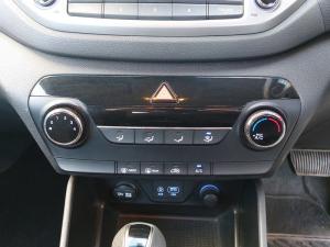 Hyundai Tucson 2.0 Premium auto - Image 16