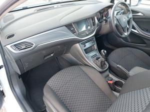 Opel Astra hatch 1.0T Enjoy - Image 8