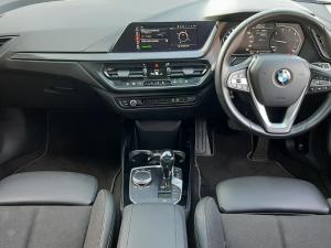 BMW 1 Series 118i Sport Line - Image 4