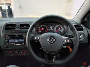 Volkswagen Polo Vivo hatch 1.6 Highline - Image 5