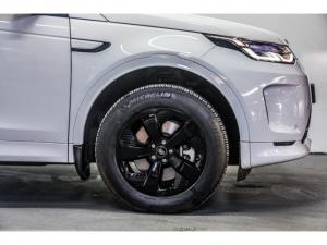Land Rover Discovery Sport P300e R-Dynamic HSE - Image 11