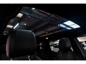 Land Rover Discovery Sport P300e R-Dynamic HSE - Image 20