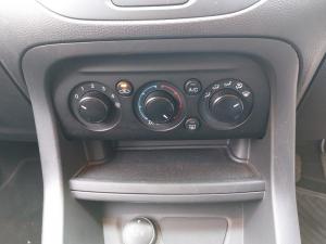 Ford Figo hatch 1.5 Ambiente - Image 16