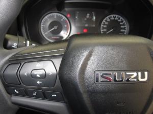 Isuzu D-Max 1.9TD double cab L auto - Image 11