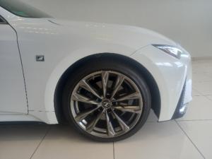 Lexus IS 300h F Sport - Image 9