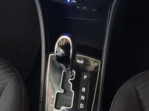 Hyundai Accent hatch 1.6 Fluid auto - Image 12