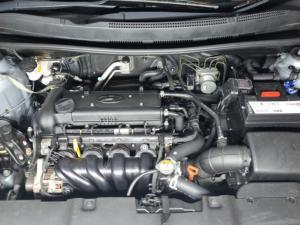 Hyundai Accent hatch 1.6 Fluid auto - Image 13
