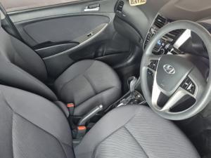 Hyundai Accent hatch 1.6 Fluid auto - Image 5