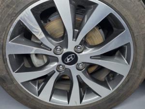 Hyundai Accent hatch 1.6 Fluid auto - Image 8