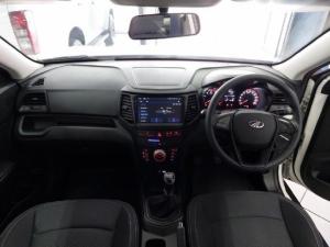Mahindra XUV300 1.2T W4 SE - Image 7