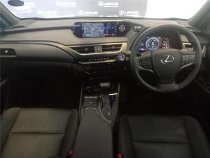 Lexus UX 250h SE - Image 21