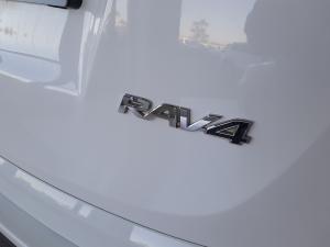 Toyota RAV4 2.0 GX auto - Image 8