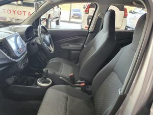 Toyota Vitz 1.0 XR manual - Image 7