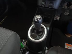 Toyota Vitz 1.0 XR manual - Image 12