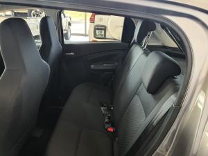 Toyota Vitz 1.0 XR manual - Image 16