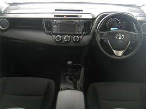 Toyota RAV4 2.0 GX auto - Image 17