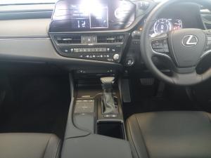 Lexus ES 250 EX - Image 13