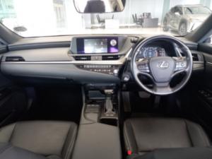 Lexus ES 250 EX - Image 5