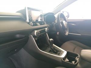 Toyota RAV4 2.0 GX - Image 14