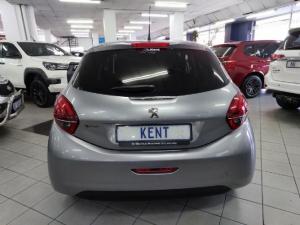 Peugeot 208 1.2 Active - Image 4