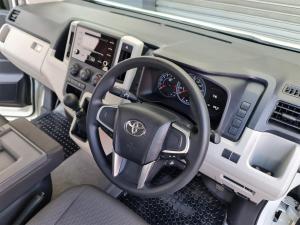 Toyota Quantum 2.8 SLWB panel van - Image 11