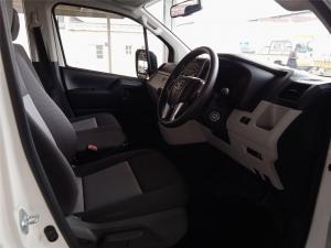 Toyota Quantum 2.8 SLWB panel van - Image 6