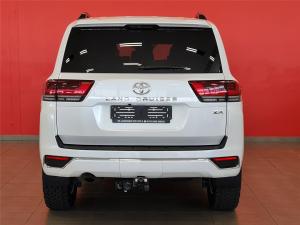 Toyota Land Cruiser 300 3.5T ZX - Image 4