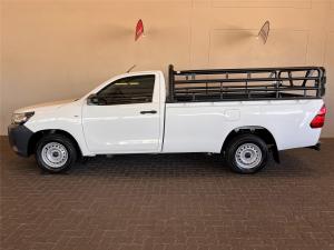 Toyota Hilux 2.0 single cab S (aircon) - Image 12