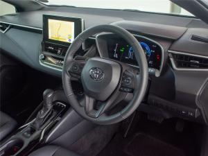 Toyota Corolla 1.8 Hybrid XR - Image 14